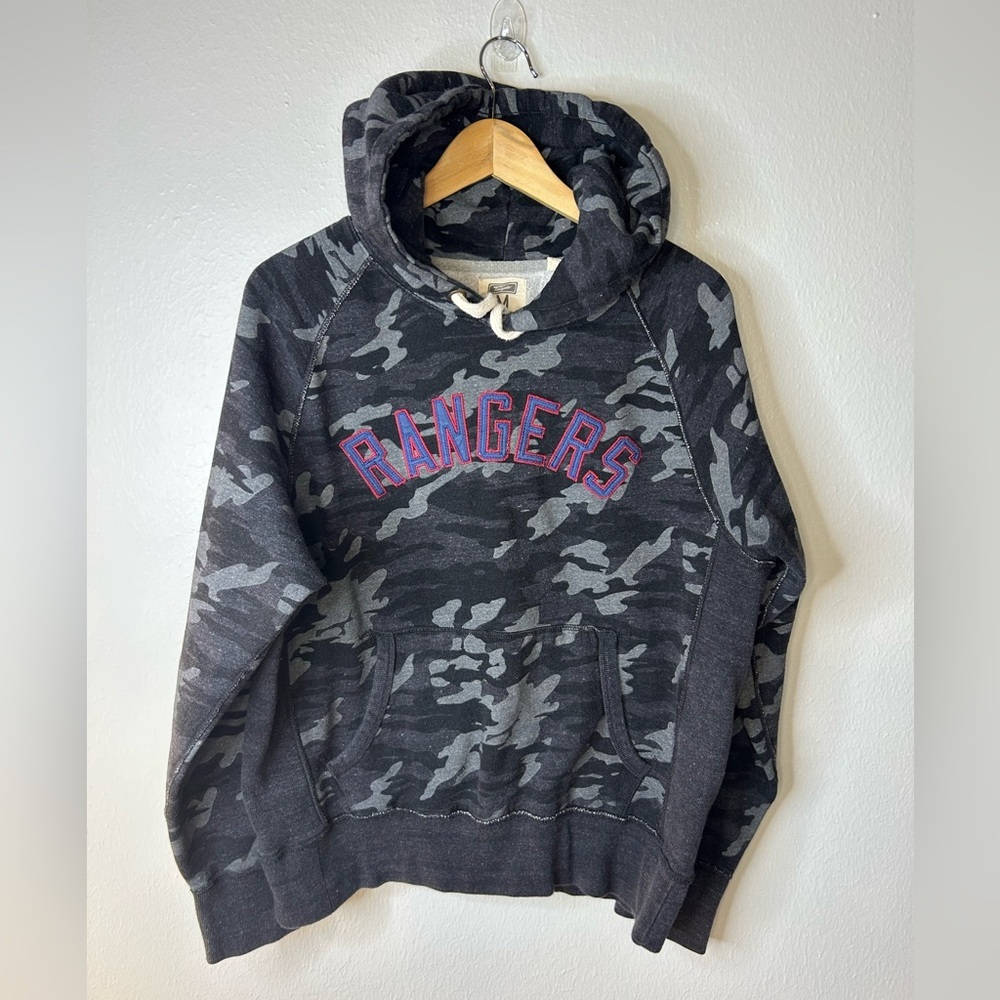 Tailgate Clothing Texas Rangers Camo Hoodie – Dark Gray | Men’s Medium